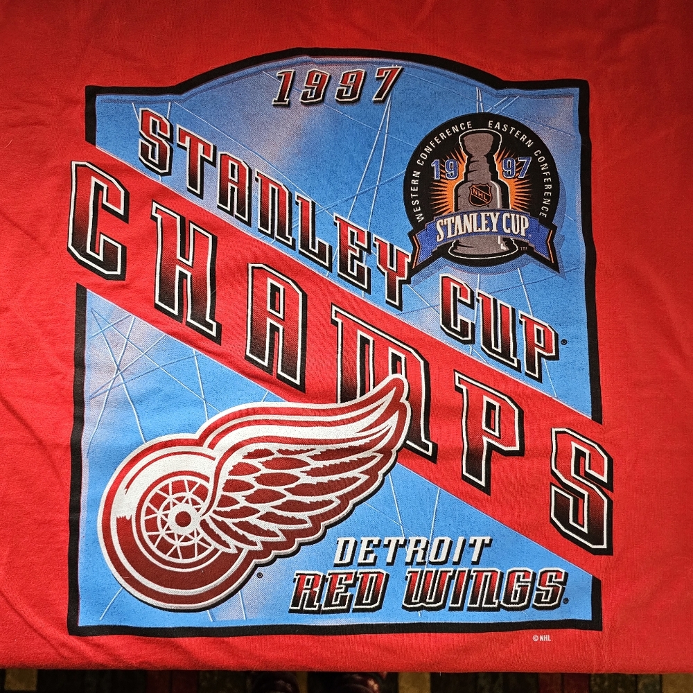 Detroit Red Wings 1997 Stanley Cup Champs T-Shirt
